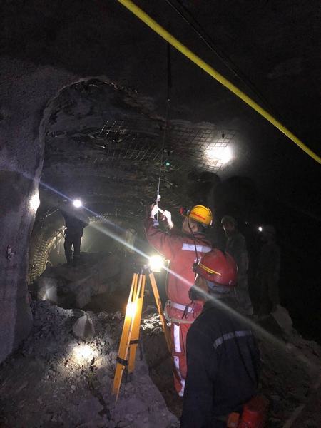 emc网页版登录建设矿建二公司冶坪项目部1302工作面运输联络巷顺利贯通