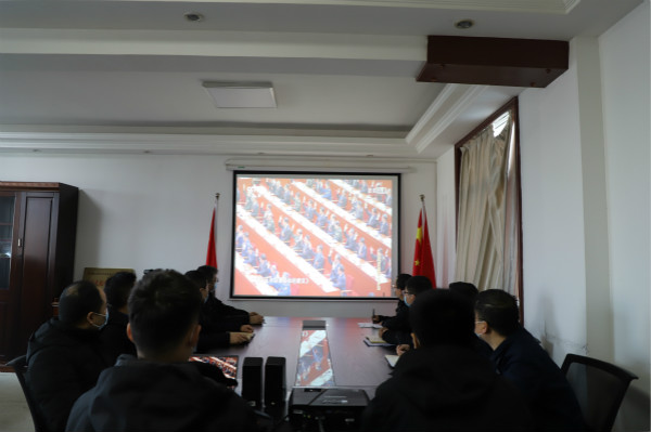 汉中分公司组织观看廉政警示教育片《正风反腐就在身边》