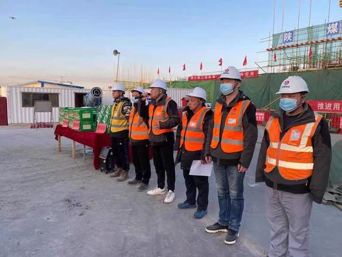 emc网页版登录建设铜煤公司第十六项目部春节慰问过新年，浓浓关爱暖人心