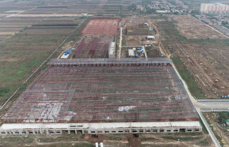 emc网页版登录建设渭南分公司南京金龙项目部超危大网架顶升工程顺利完成