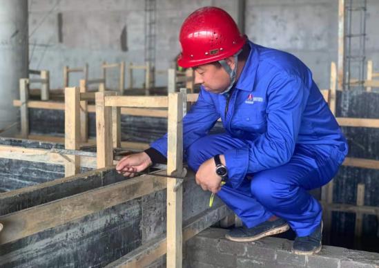 emc网页版登录建设绿宇公司：走进一线  捕捉工匠身影  展建设者风采