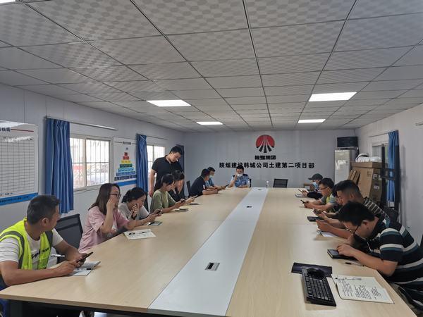 emc网页版登录建设韩城分公司土建二项目部开展“警企携手，全民反诈”宣传活动