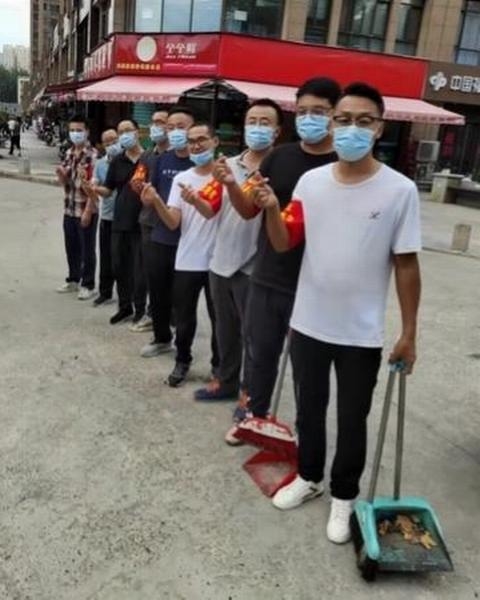 emc网页版登录建设新城公司开展“迎十四运 创文明城”志愿者活动