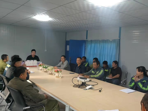 emc网页版登录建设机电安装公司：国庆节，我们在工地过