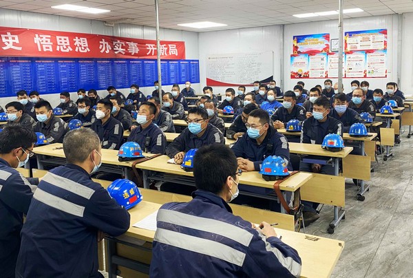 emc网页版登录建设洗选煤运营公司红柳林洗煤厂项目部：应战酷夏，防暑降温有“凉”策