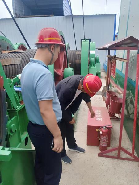 emc网页版登录建设矿建二公司：带着“放大镜”进基层