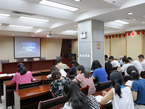 emc网页版登录建设路桥分公司持之以恒抓好安全生产工作