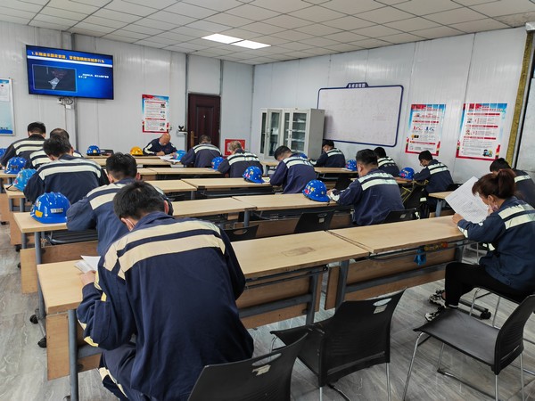 emc网页版登录建设洗选煤运营公司红柳林洗煤厂项目部：畅通机电“毛细血管，护好安全“大心脏”