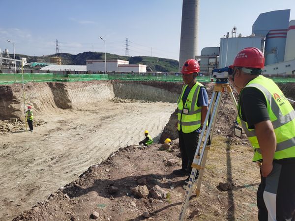 emc网页版登录建设天工公司施工前沿以高温“烤”验，“暑”写劳动画卷