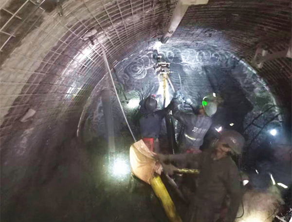 emc网页版登录建设矿建三公司双龙项目部109回风顺槽精准贯通