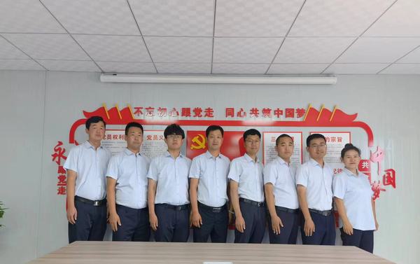 emc网页版登录建设矿建二公司职工穿新装换新颜