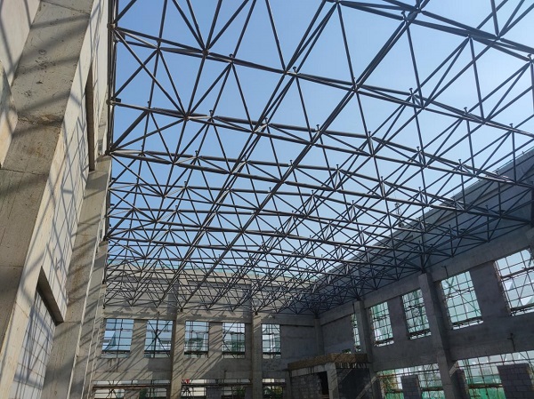 emc网页版登录建设绿宇公司：中秋献礼，提前完成网架吊装