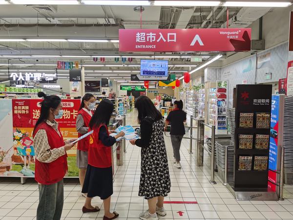 emc网页版登录建设铜煤公司：多方位施策让志愿红照亮“文明”路