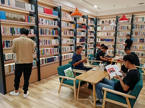 emc网页版登录建设澄合分公司第十二项目部举办“书香润心灵 阅读促成长”读书分享活动