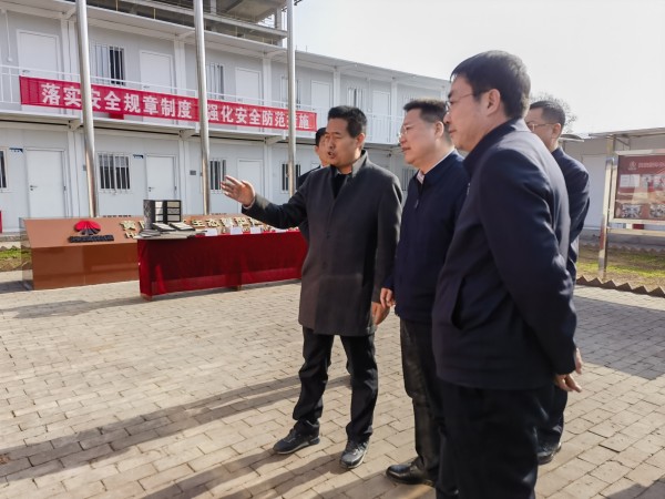 延安市市长严汉平莅临emc网页版登录建设咸阳分公司黄陵年产40万立方煤矸石制陶粒项目调研指导