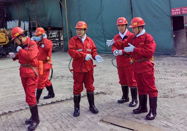 国家矿山安全监察局陕西局李社副局长莅临韩城矿业王峰煤矿检查指导工作