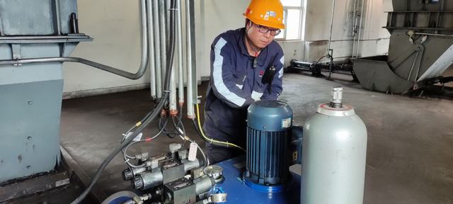 emc网页版登录建设洗选煤运营公司神渭蒲城运营项目部：“最美劳动者”汗水铸就新画卷