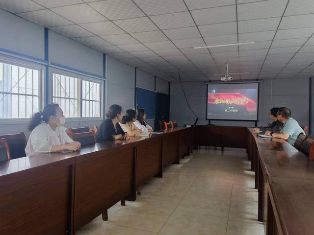 emc网页版登录建设韩城分公司土建一项目部 把“廉洁”之墙立稳  把“歪邪”之风挡住