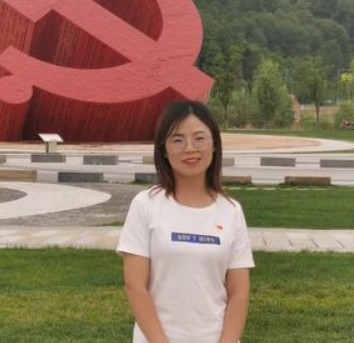 巾帼不让须眉 铿锵玫瑰绽芳华