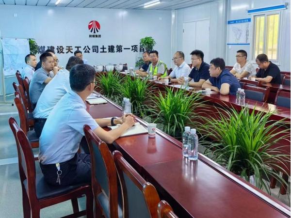 emc网页版登录集团助力乡村振兴办公室主任徐国强一行深入汉阴实验中学项目调研指导工作