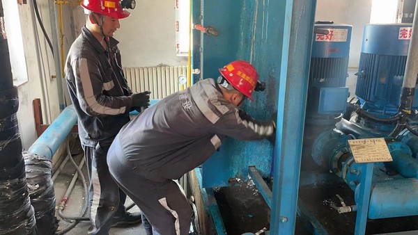 emc网页版登录建设洗选煤运营公司柠条塔运营项目部：供热设备检修忙 冬季“温暖”有保障
