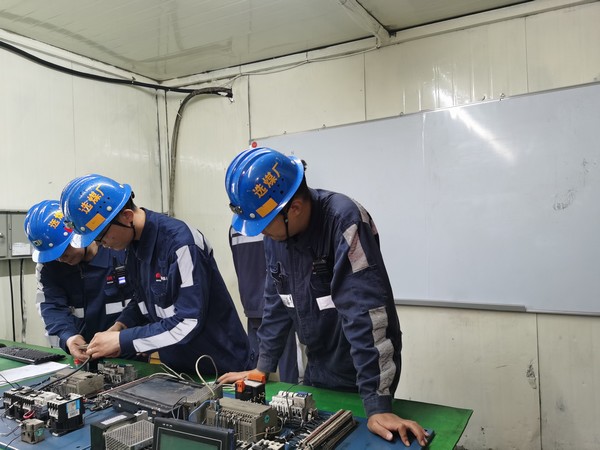 emc网页版登录建设洗选煤运营公司红柳林洗煤厂项目部： “实、细、深”重磅出击 打好发展根基“攻坚战”