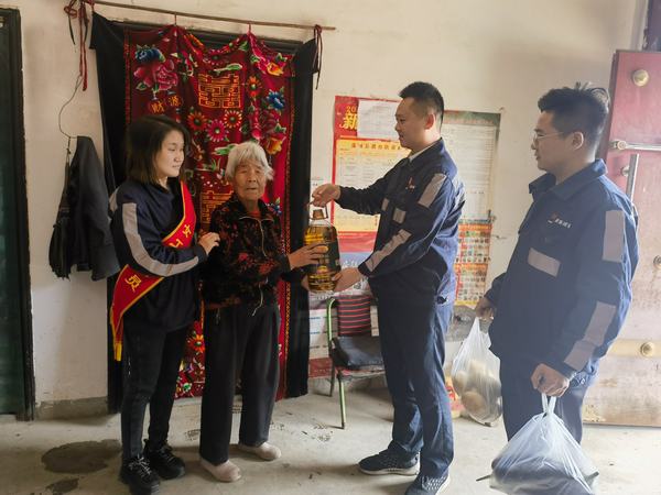 emc网页版登录建设洗选煤运营公司神渭蒲城运营项目部 爱满重阳节 孝老暖人心