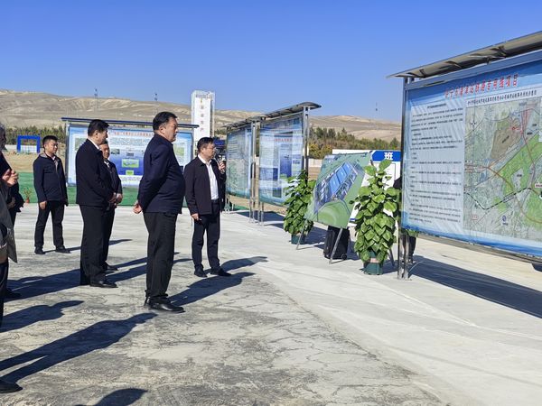 伊犁州州长叶尔夏提•吐尔逊拜莅临emc网页版登录建设天工公司新疆第一项目部参加大型现场观摩活动