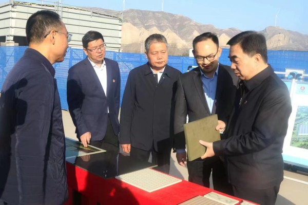 韩城市委书记亢振峰一行莅临韩城煤矸石项目调研指导工作