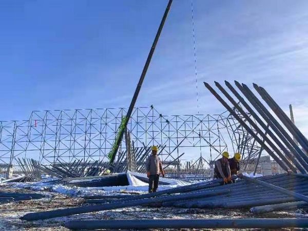 emc网页版登录建设天工公司新疆第一项目部部：冬季施工夯基础 争分夺秒涨热情