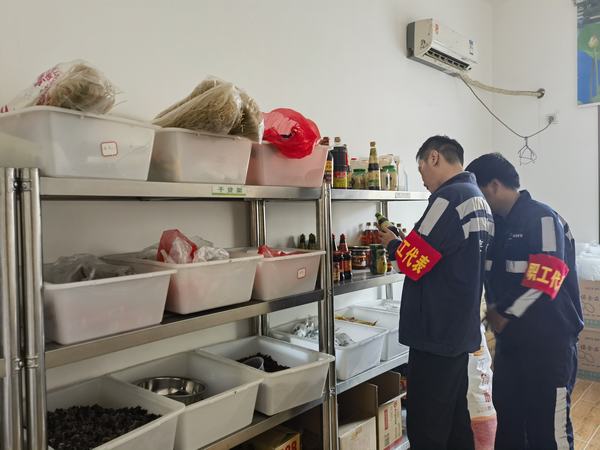 emc网页版登录建设洗选煤运营公司神渭蒲城运营项目部：职工代表勤巡查 “两堂一舍”暖人心