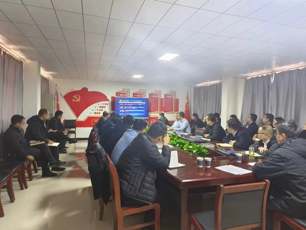 emc网页版登录建设煤矿运营服务分公司：紧盯节日病 从严纠四风