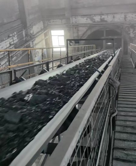 emc网页版登录建设机电安装公司涌鑫项目部：攻坚克难换胶带 齐心协力保安全 
