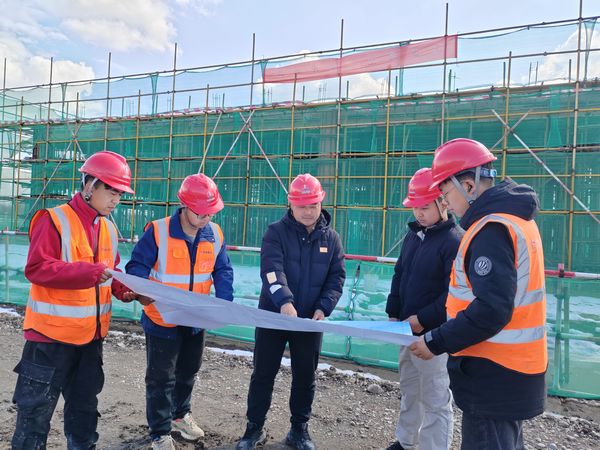 emc网页版登录建设天工公司新疆第一项目部：夫妻举案齐眉在一线  双获先进比翼飞