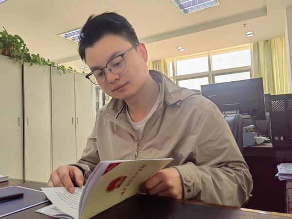 emc网页版登录建设煤矿运营服务分公司：让读书成就美好遇见