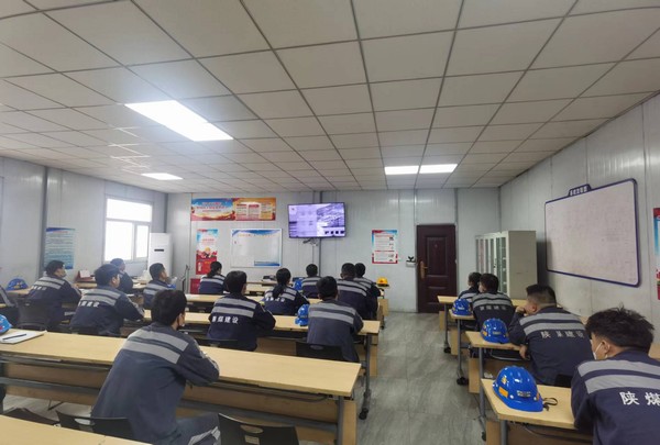 emc网页版登录建设洗选煤运营公司红柳林洗煤厂项目部： 吹响“交通”号角 呼吁安全驾行