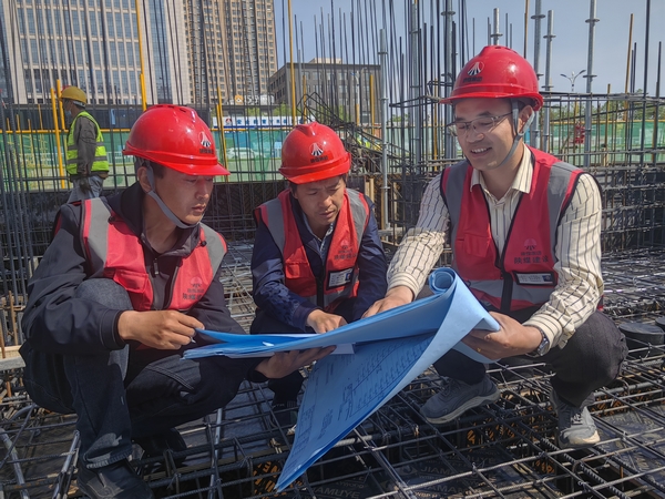 emc网页版登录建设榆林公司榆溪圣境项目部：坚守现场，做质量的捍卫者