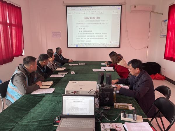 emc网页版登录建设澄合分公司第十五项目部“学讲谈”推动党纪学习教育入脑入心