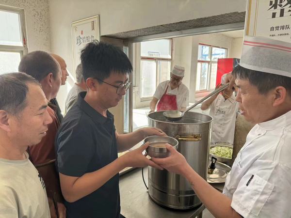 emc网页版登录建设煤矿运营服务分公司：防暑降温有“凉”策