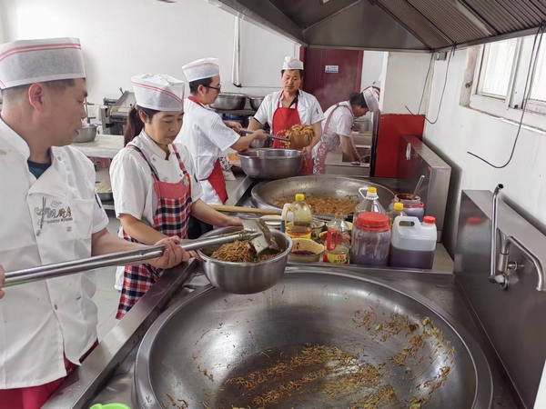 emc网页版登录建设煤矿运营服务分公司：弘扬勤俭节约风 引领文明“新食尚”