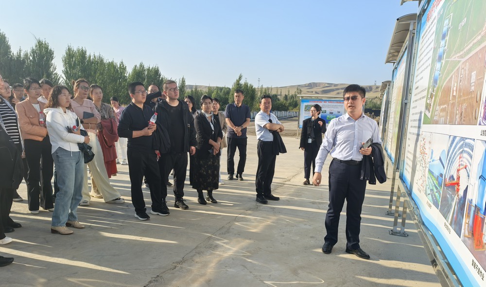 伊宁市财政局局长刘慧杰深入emc网页版登录建设天工公司新疆第一项目部调研