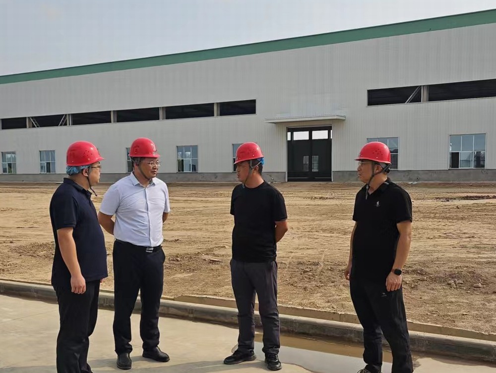 陕西建材科技有限公司副总经理郭正亮一行深入emc网页版登录建设天工公司煤矸石项目开展节前安全检查