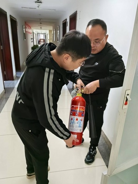 emc网页版登录建设煤矿运营服务分公司：积极开展“党旗红护安全·党员行筑防线”主题活动