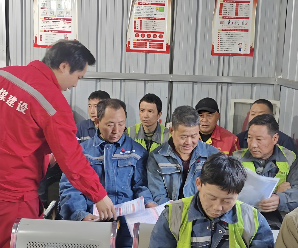 emc网页版登录建设矿建二公司安装项目部：百日活动添新彩，消防宣传驻防线