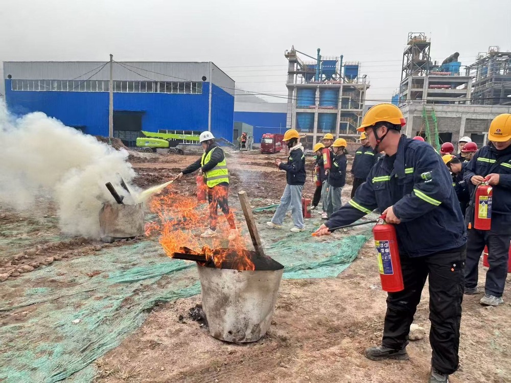 emc网页版登录建设天工公司土建第二十六项目部：月末消防“不打烊”