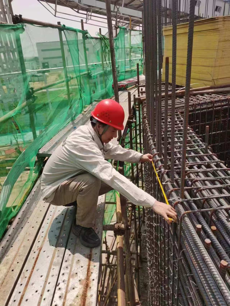 强化现场检查  筑牢工程质量安全防线