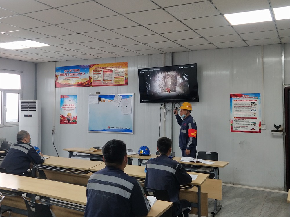 emc网页版登录建设洗选煤运营公司红柳林洗煤厂项目部：点燃三盏明灯，全力照亮机械设备“安全航程”