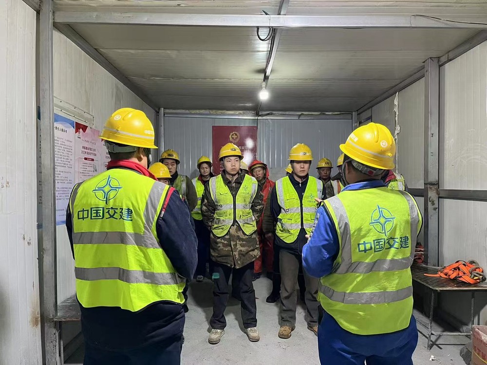 emc网页版登录建设矿建三公司：护航“春节”安全 筑牢“平安”防线