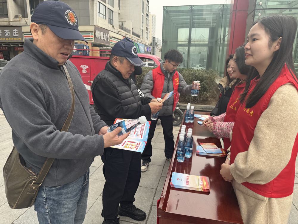 emc网页版登录建设绿宇公司：弘扬雷锋精神 彰显国企担当