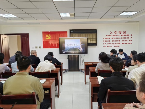 emc网页版登录建设煤矿运营服务分公司：强化理论武装 筑牢安全发展根基